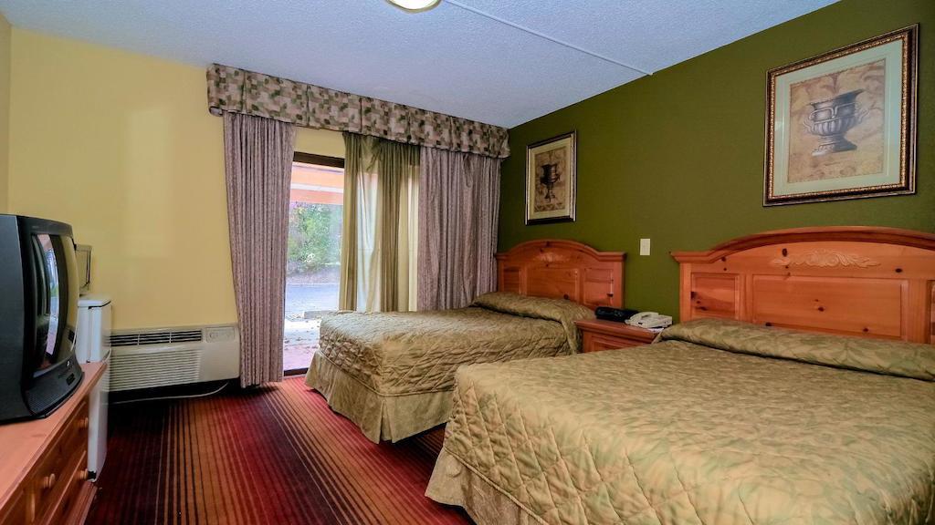 Rodeway Inn Huntington Station - Melville Exterior photo