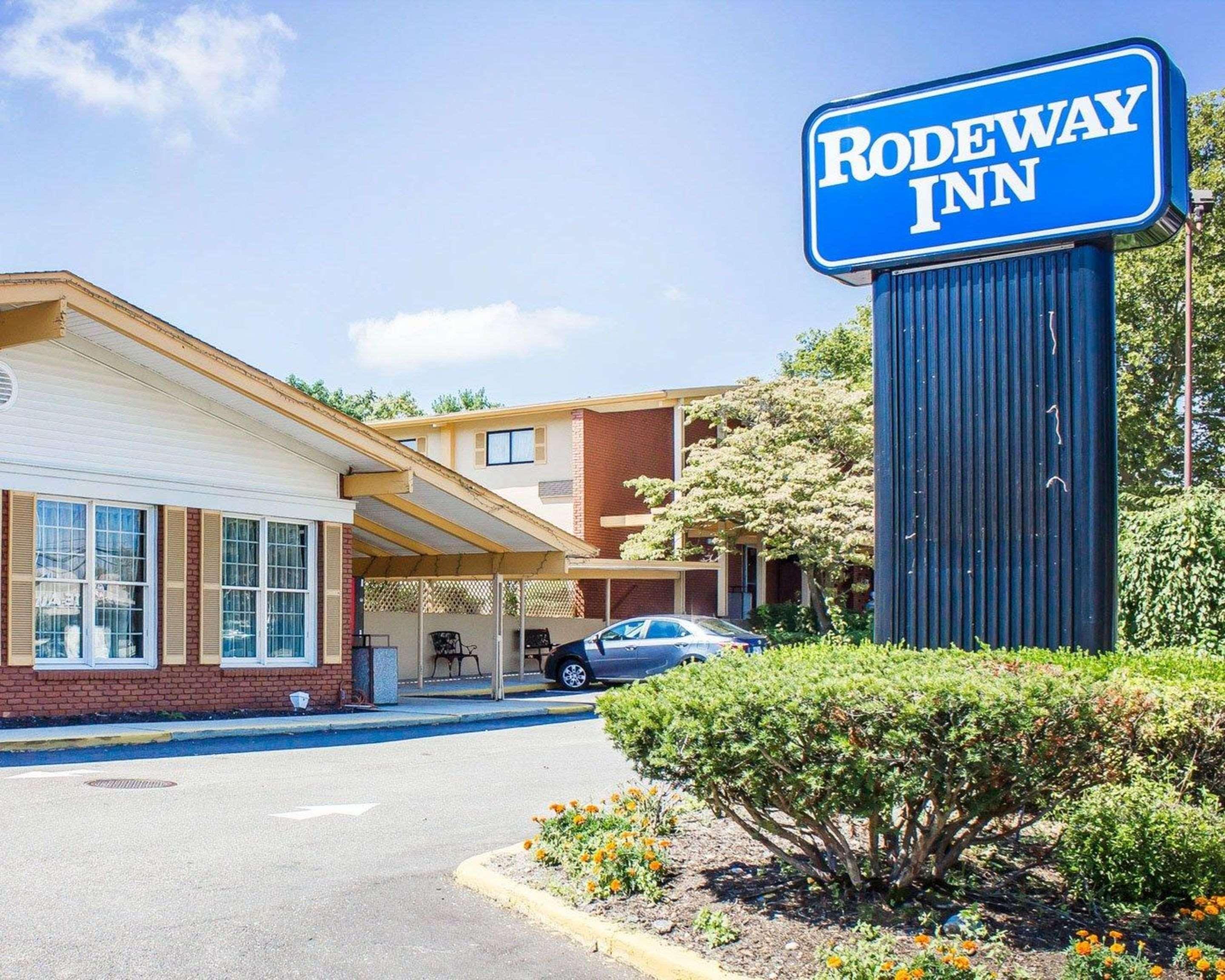 Rodeway Inn Huntington Station - Melville Exterior photo